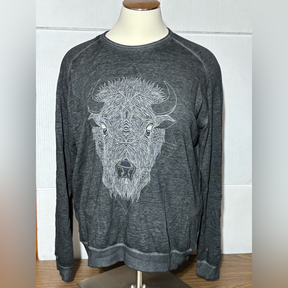 Mossimo Supply Co  2XL BUFFALO LONG SLEEVE TEE 28”L 23” p2p